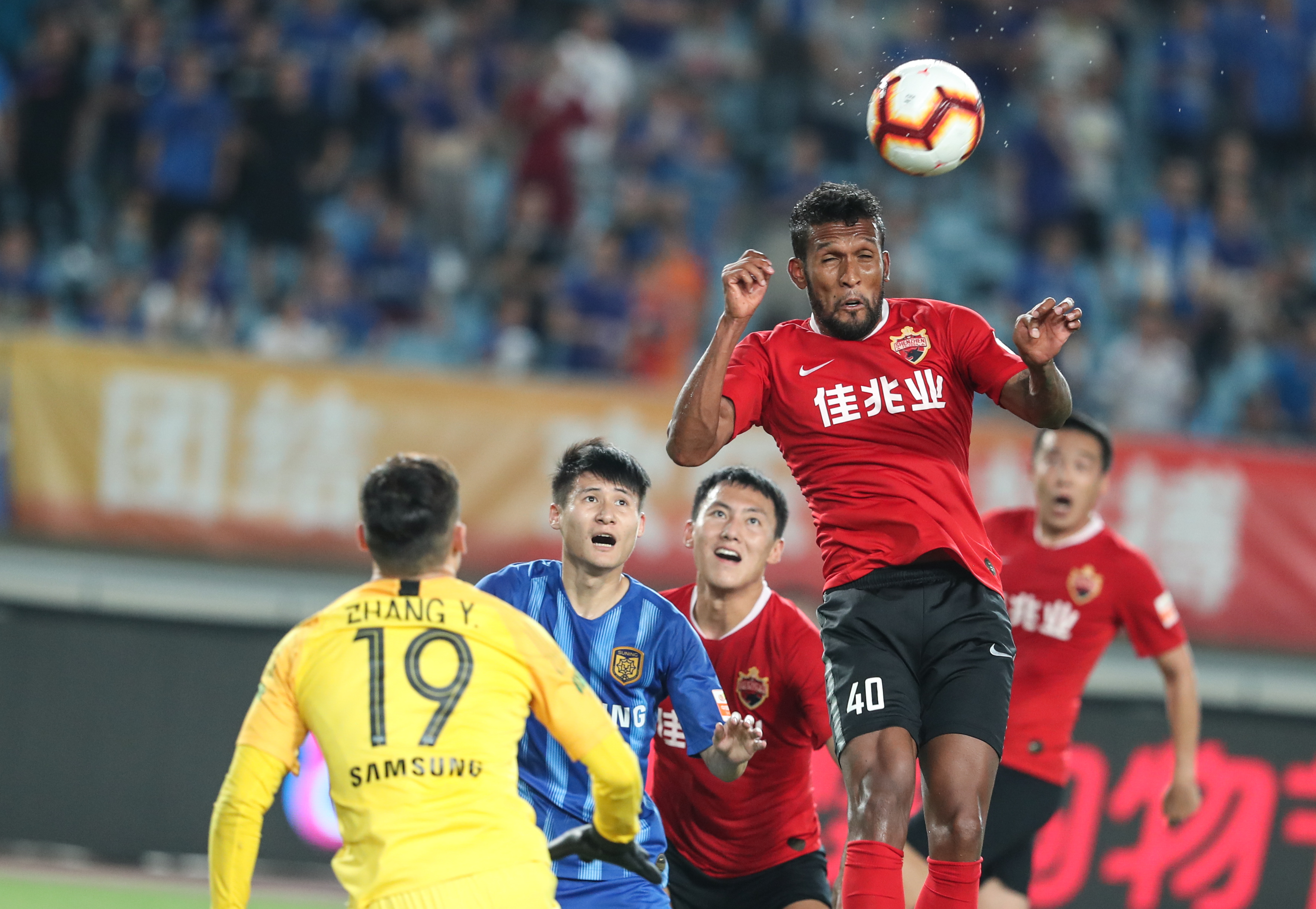 皇马维尼修斯关键进球助球队连胜