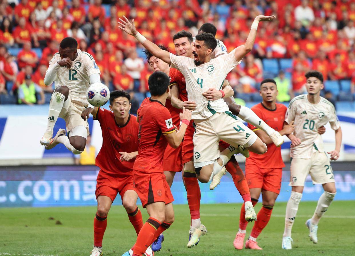 棒球与Statcast：解析外野手在起步瞬间的预测路径偏差率分析