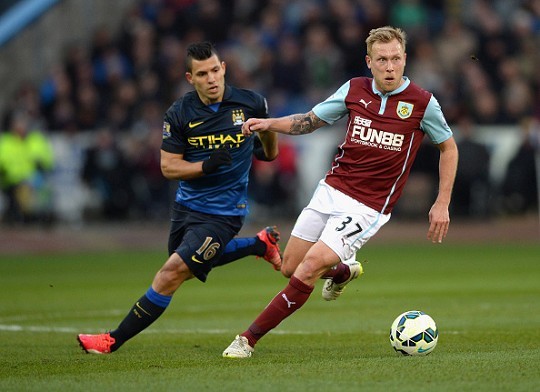 前塞尔塔队长马略性骚扰吉祥物罪名成立，被罚8000欧