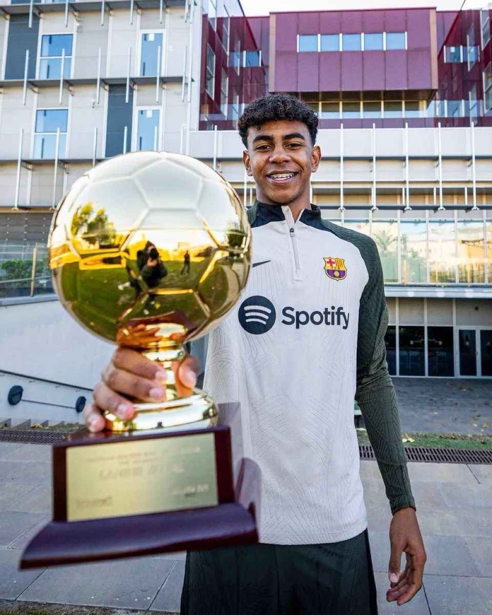 赫内斯：凯恩会在拜仁踢到2027年，在伦敦时他要靠保镖生活