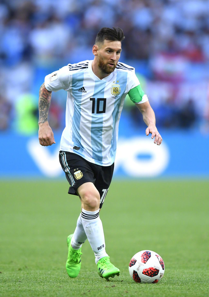 曼城与切尔西本轮积分榜争夺激烈